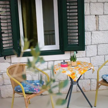 House Kvin アパート Baška Voda