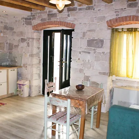 House Kvin Apartment *